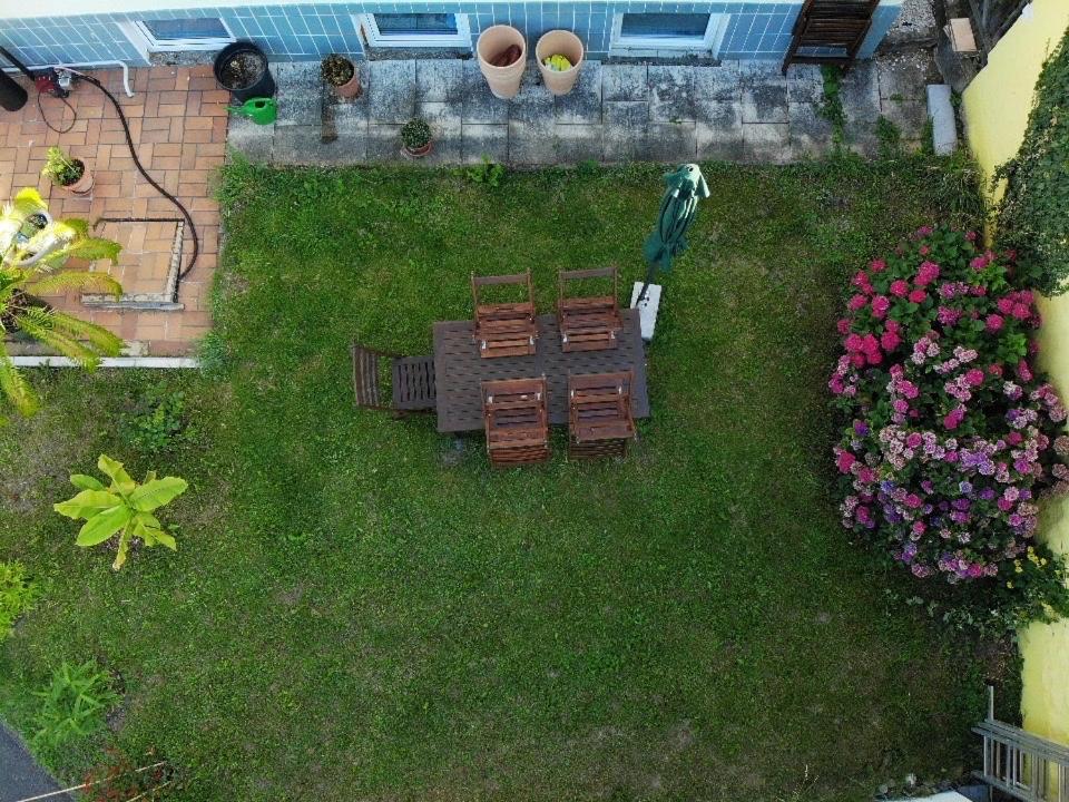 Modernes Studio Mit Separater Kueche Ройтлинген Экстерьер фото